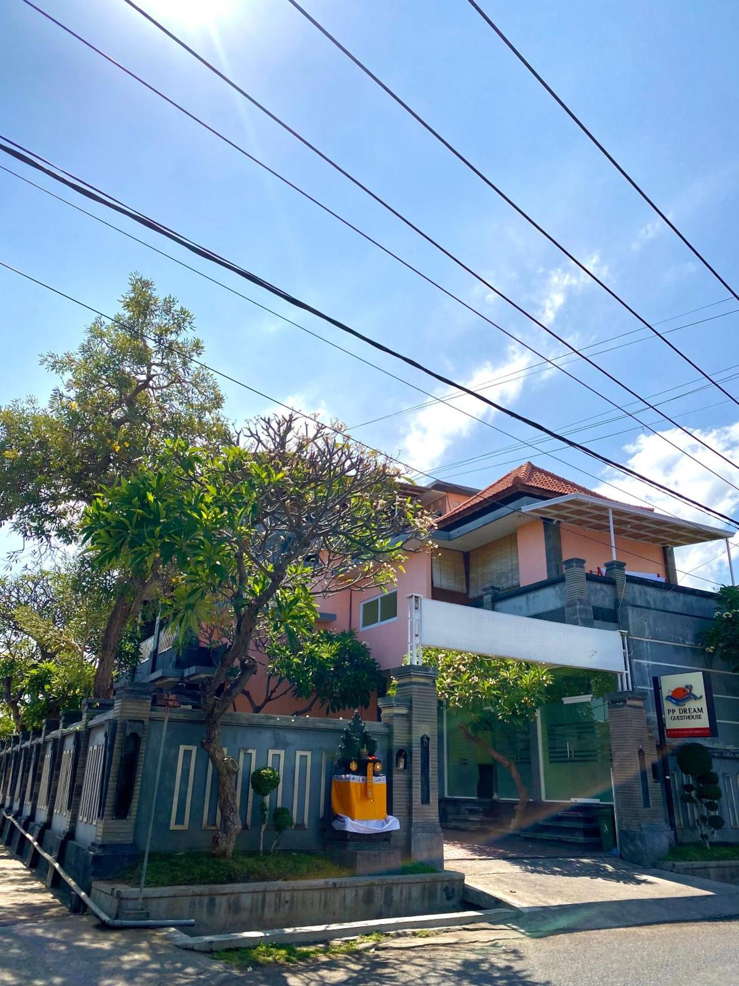 Pp Dream Guesthouse Singaraja エクステリア 写真
